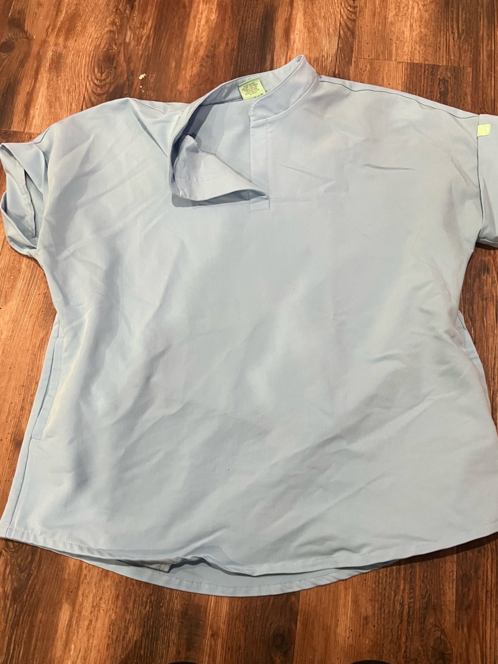 Relaxed Light Blue Women's Short-Sleeve Mandarin scrub top